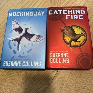 Hunger Games Hardcover Book Bundle: Catching Fire & Mockingjay